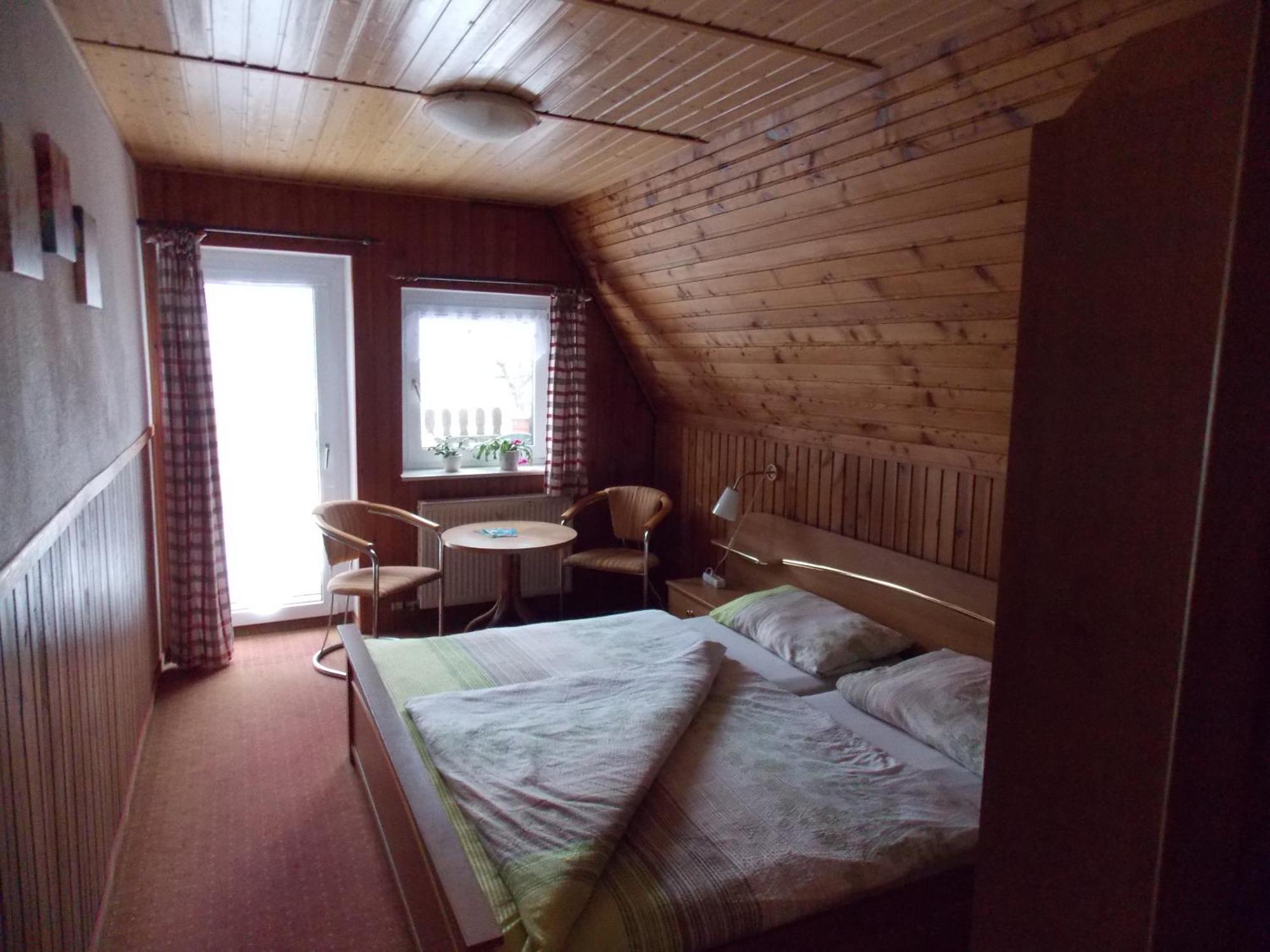 Pension Gaststaette Tannenhof Saupsdorf Экстерьер фото