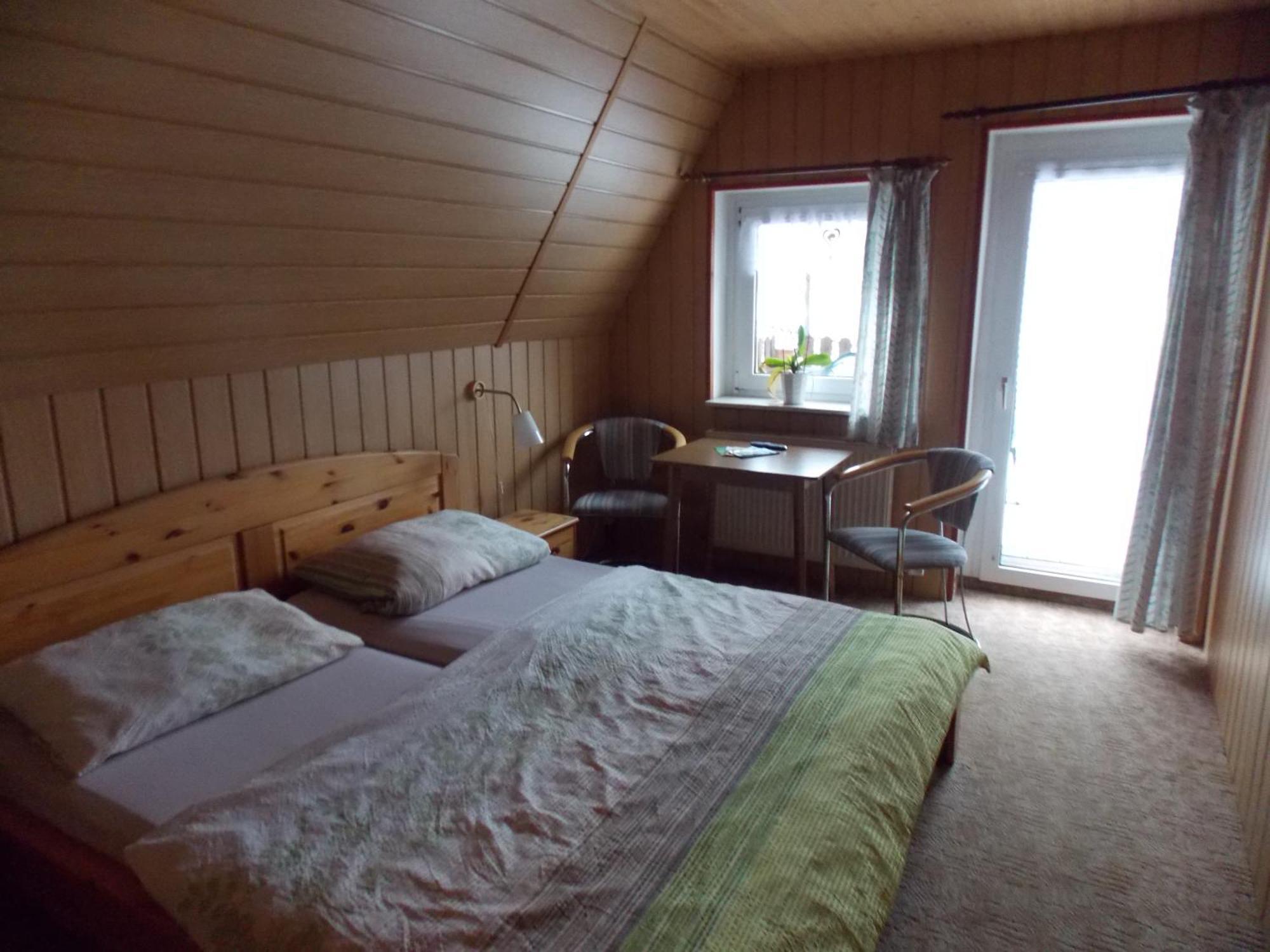 Pension Gaststaette Tannenhof Saupsdorf Экстерьер фото